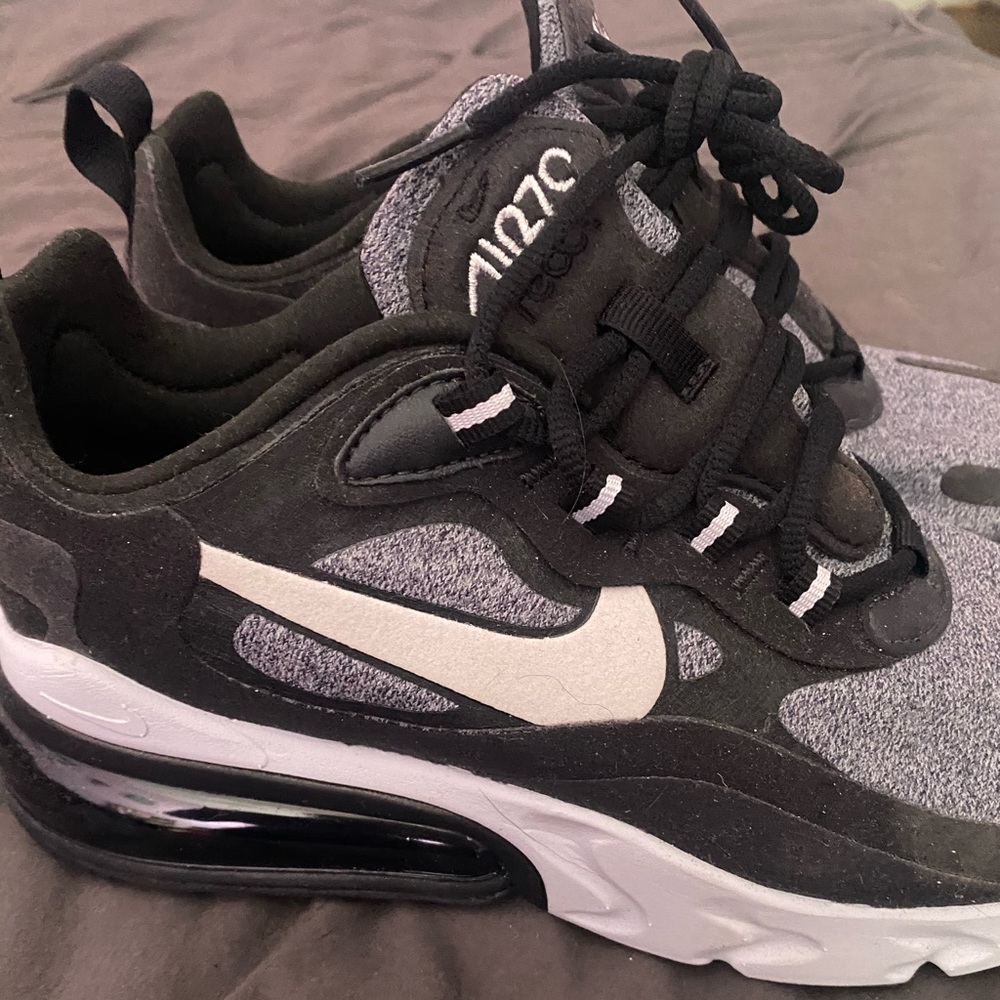 BRAND NEW NEVER WORN Nike air max 70